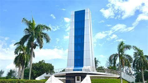 MANILA MEMORIAL PARK .